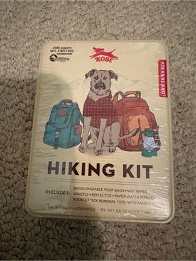 Kobe Hiking Kit Tin - Cream with Multicolor Print nwt